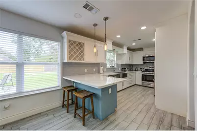 7602 Hammerly Boulevard, Houston, TX 77055 - Photo 11