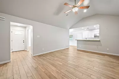 9110 Tooley Drive, Houston, TX 77031 - Photo 13