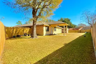 1303 Sterling Green Ct, Houston, TX 77015 - Photo 17