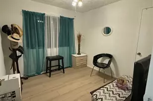 1303 Sterling Green Ct, Houston, TX 77015 - Photo 5