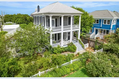 607 11th Street, Galveston, TX 77550 - Photo 1