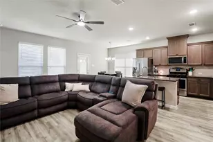 765 Rosewood Ln, Angleton, TX 77515 - Photo 5