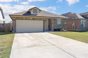 765 Rosewood Ln, Angleton, TX 77515 - Photo 1