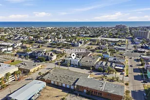 2005 Sealy St, Galveston, TX 77550 - Photo 37