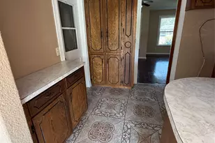 406 Gardenia St, Lake Jackson, TX 77566 - Photo 5