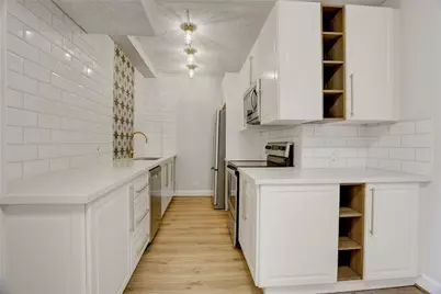 1400 Hermann Drive #15D, Houston, TX 77004 - Photo 3