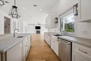 4921 Holly St, Bellaire, TX 77401 - Photo 23