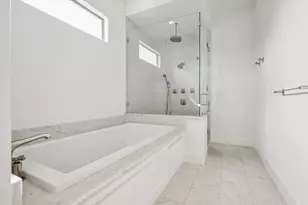 4921 Holly St, Bellaire, TX 77401 - Photo 21