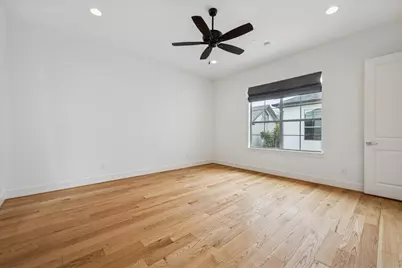 4921 Holly Street, Bellaire, TX 77401 - Photo 23