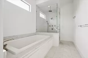 4921 Holly St, Bellaire, TX 77401 - Photo 29