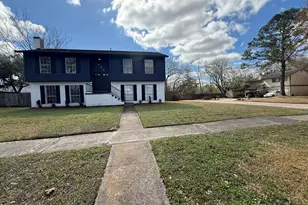 402 Tresvant Dr, Houston, TX 77598 - Photo 3