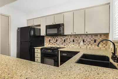 4410 T C Jester Boulevard #13, Houston, TX 77018 - Photo 3
