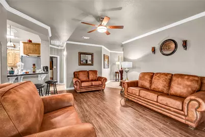 210 Madison Avenue, Clute, TX 77531 - Photo 9