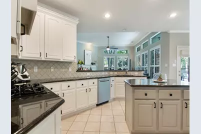 55 W Shale Creek Court, The Woodlands, TX 77382 - Photo 23