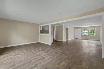 5823 Lyndhurst Drive, Houston, TX 77033 - Photo 9