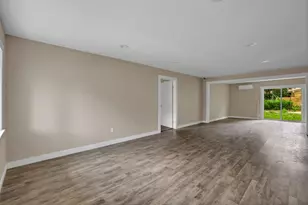 5823 Lyndhurst Dr, Houston, TX 77033 - Photo 11