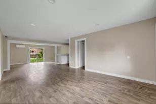5823 Lyndhurst Dr, Houston, TX 77033 - Photo 3