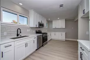 7918 Bayside Dr, Beach City, TX 77523 - Photo 7