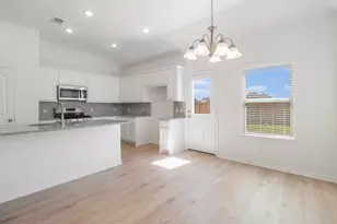 249 Edgewater Dr, West Columbia, TX 77486 - Photo 5