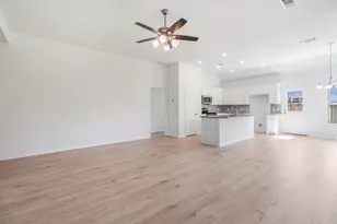 249 Edgewater Dr, West Columbia, TX 77486 - Photo 7