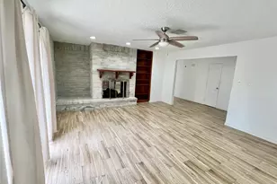 1708 Crestwood Ct, Texas City, TX 77591 - Photo 3