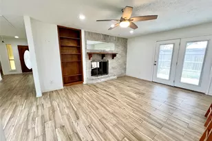 1708 Crestwood Ct, Texas City, TX 77591 - Photo 9