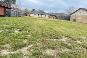7308 Robin Ln, Texas City, TX 77591 - Photo 1