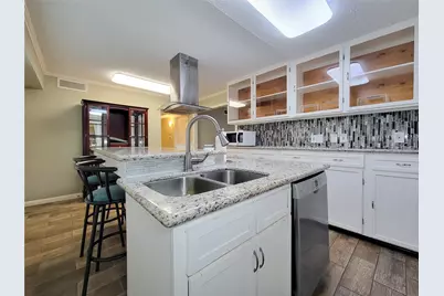 781 Country Place Drive #1047, Houston, TX 77079 - Photo 9
