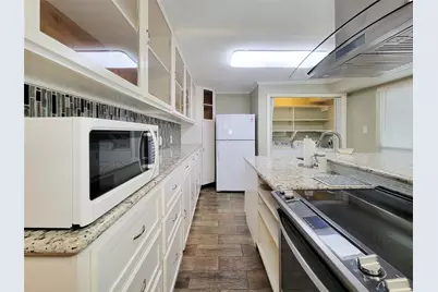781 Country Place Drive #1047, Houston, TX 77079 - Photo 7