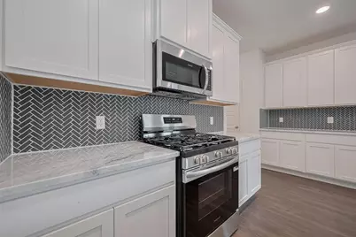 590 Long Branch Drive, Dayton, TX 77535 - Photo 11