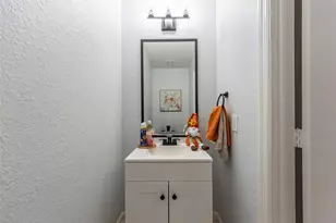 9331 Stoneridge Canyon Ln, Houston, TX 77089 - Photo 17