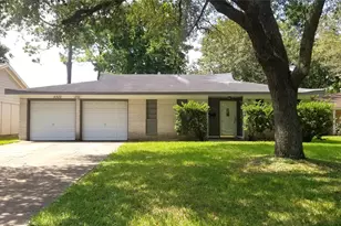 5322 Royal Oak Dr, Texas City, TX 77591 - Photo 1