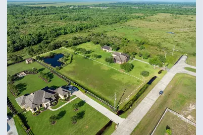 7706 Pebble Hill Lane, Rosharon, TX 77583 - Photo 11