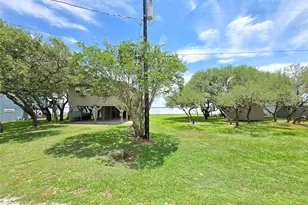 2182 W Bayshore Dr, Palacios, TX 77465 - Photo 47
