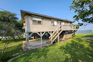2182 W Bayshore Dr, Palacios, TX 77465 - Photo 35