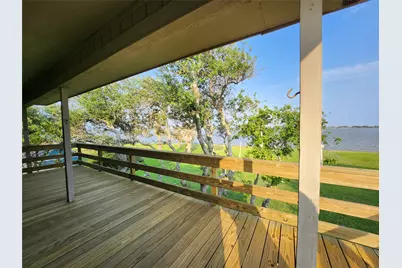 2182 W Bayshore Drive, Palacios, TX 77465 - Photo 7