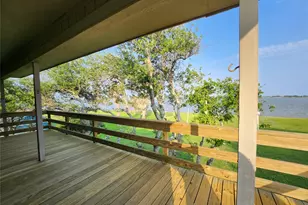 2182 W Bayshore Dr, Palacios, TX 77465 - Photo 7