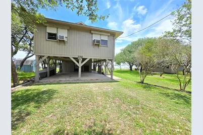 2182 W Bayshore Drive, Palacios, TX 77465 - Photo 3