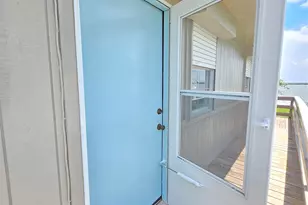 2182 W Bayshore Dr, Palacios, TX 77465 - Photo 9