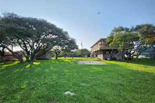 2182 W Bayshore Dr, Palacios, TX 77465 - Photo 39