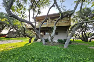 2182 W Bayshore Dr, Palacios, TX 77465 - Photo 45