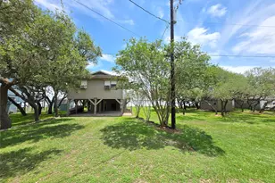 2182 W Bayshore Dr, Palacios, TX 77465 - Photo 3
