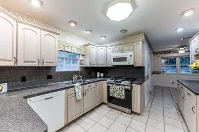 206 Hickory Ridge Drive, Shenandoah, TX 77381 - Photo 11