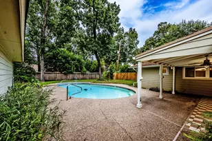 206 Hickory Ridge Dr, Shenandoah, TX 77381 - Photo 33