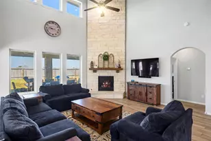 11723 Oakwood Dr, Mont Belvieu, TX 77535 - Photo 1