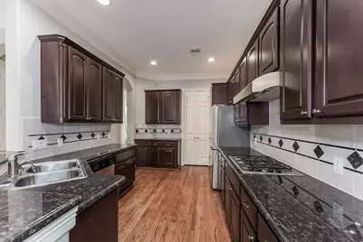 3215 Holly Thicket Drive, Houston, TX 77042 - Photo 5