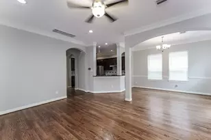 3215 Holly Thicket Dr, Houston, TX 77042 - Photo 9