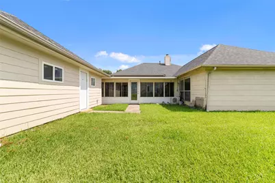 7919 Quail Meadow Drive, Houston, TX 77071 - Photo 25