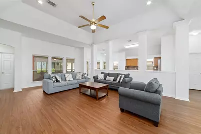7919 Quail Meadow Drive, Houston, TX 77071 - Photo 11