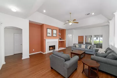 7919 Quail Meadow Drive, Houston, TX 77071 - Photo 9